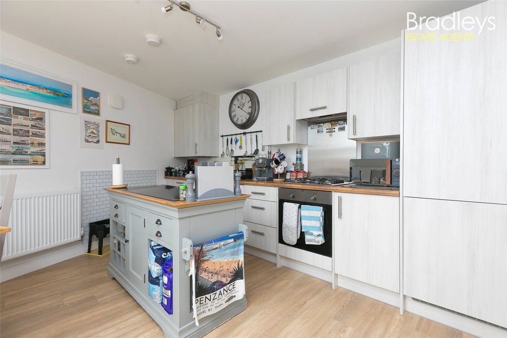 Additional image 4 of 2 bed flat for saleCentenary Way, Penzance, Cornwall TR18