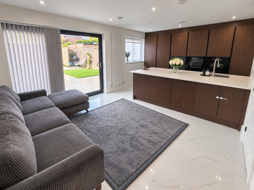 Property photo 3 of 13 5572263