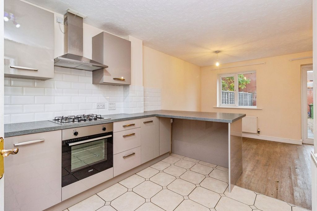 Property photo 2 of 20