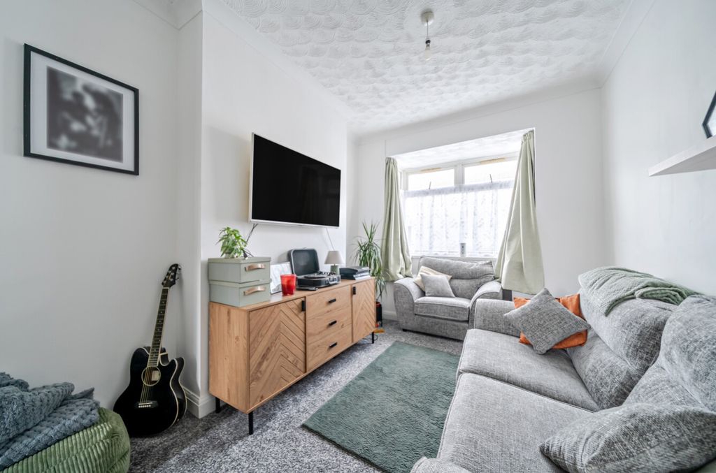 Property photo 3 of 10 1484003-4-6A4d204ee6B11