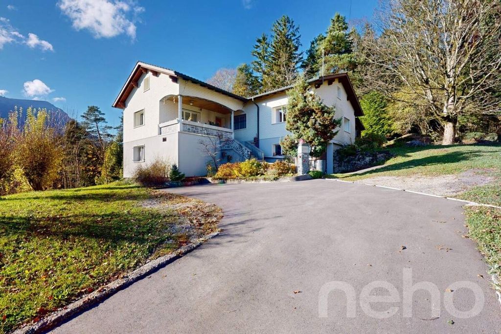 Property photo 2 of 12