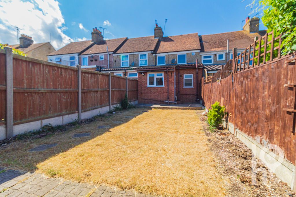 Property photo 1 of 12 Photo 8