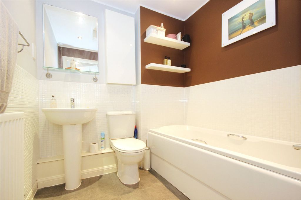 Additional image 6 of 2 bed flat to rentEmerson Square, Horfield, Bristol BS7