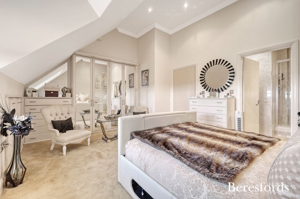 Property photo 1 of 18 Bedroom One View 1