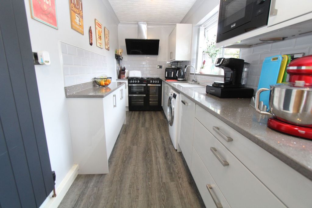 Property photo 2 of 24