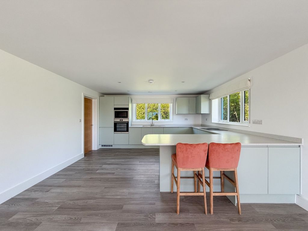 Property photo 2 of 19 5125594