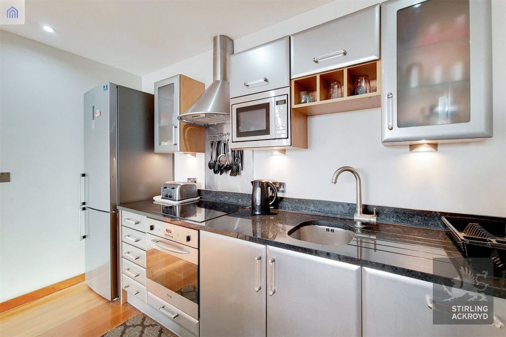 Property photo 3 of 20 Kitchen