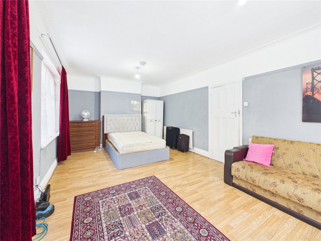 Property photo 2 of 4 Picture No. 05