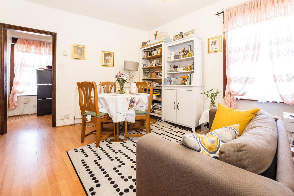 Property photo 2 of 15 Photography