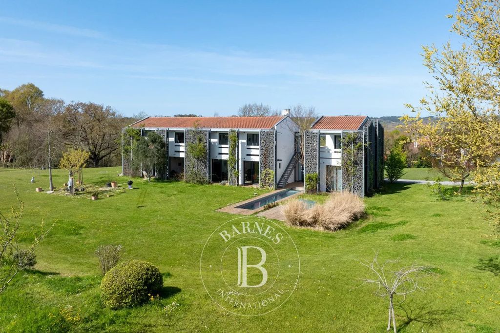 Property photo 2 of 22