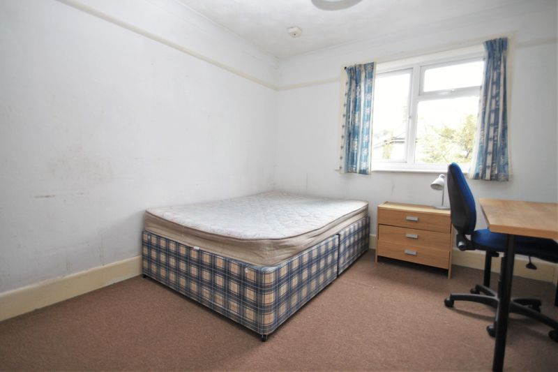 Property photo 3 of 7 Photo 6