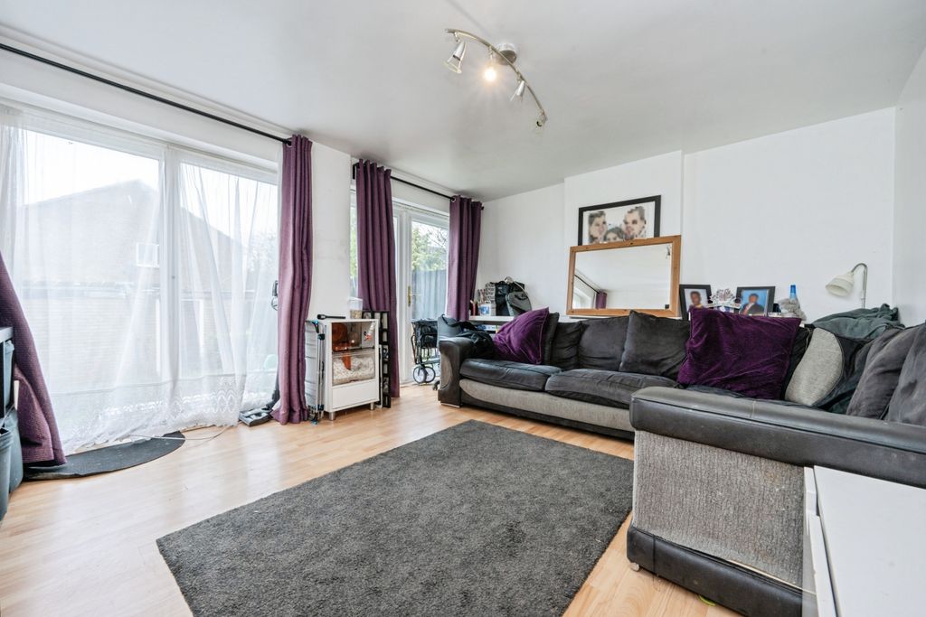 Property photo 3 of 20