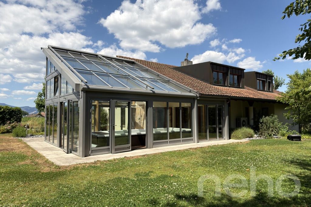 Property photo 2 of 12