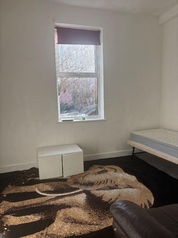 Property photo 1 of 2