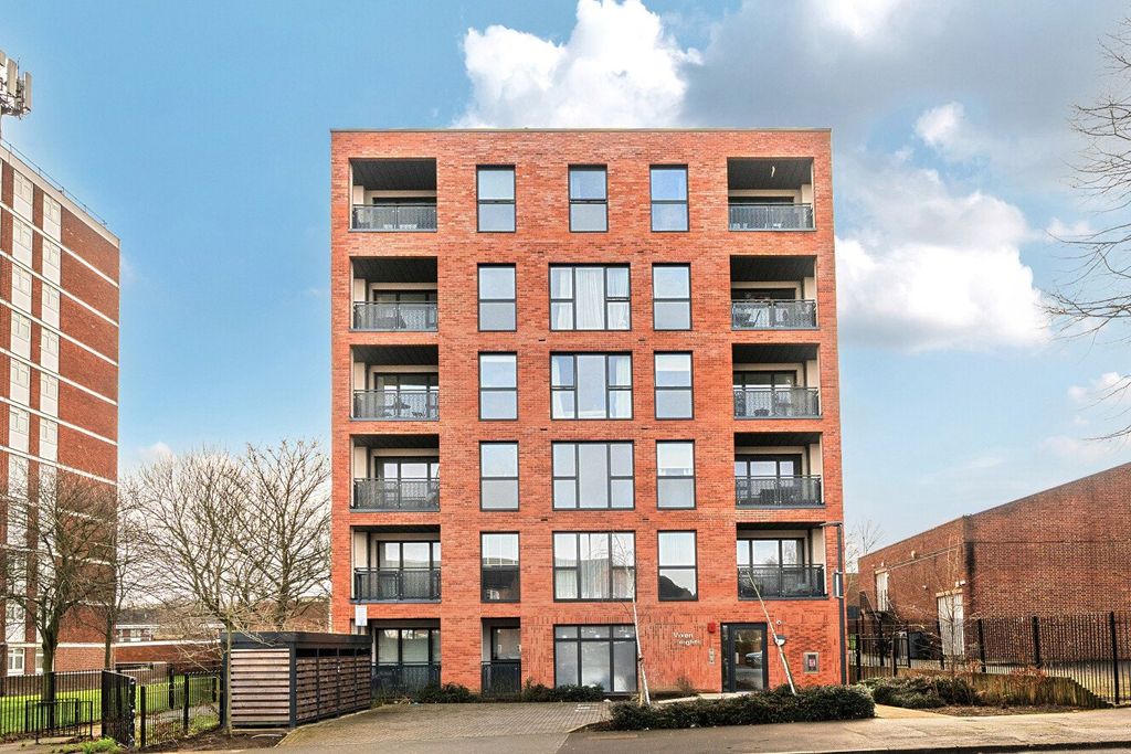 Property photo 3 of 17 Picture No. 18