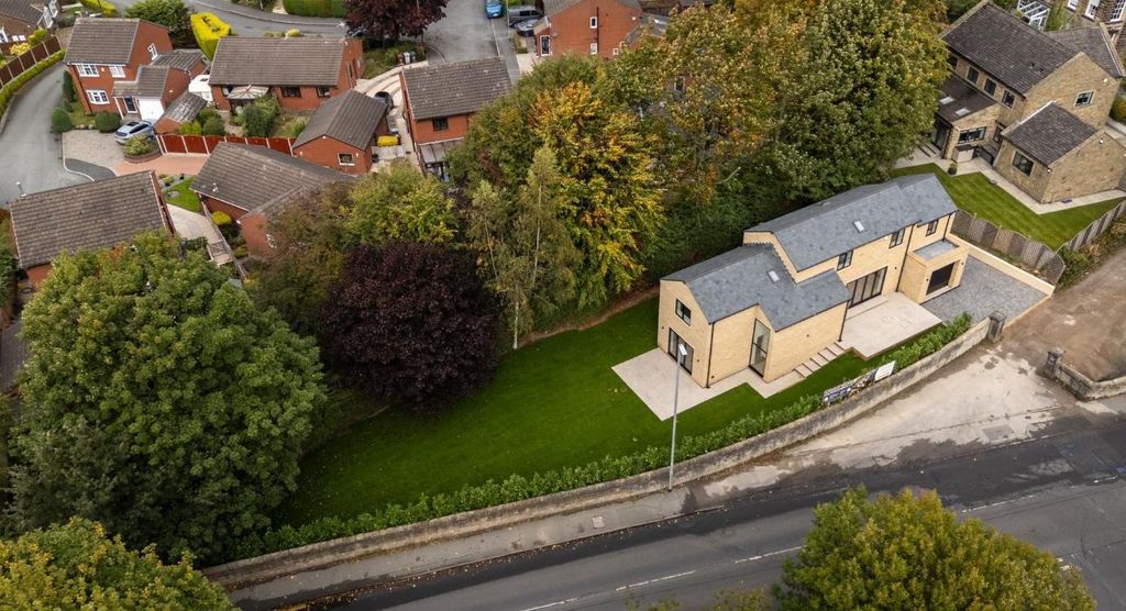 Property photo 2 of 25