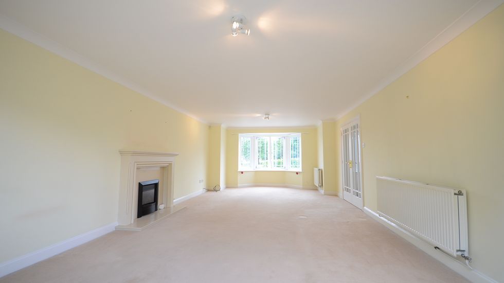 Property photo 3 of 12 3 Sitting Room.Jpg