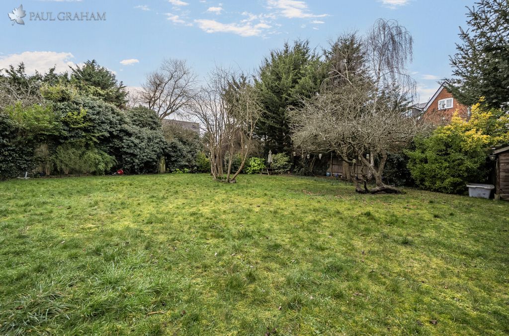 Property photo 3 of 24