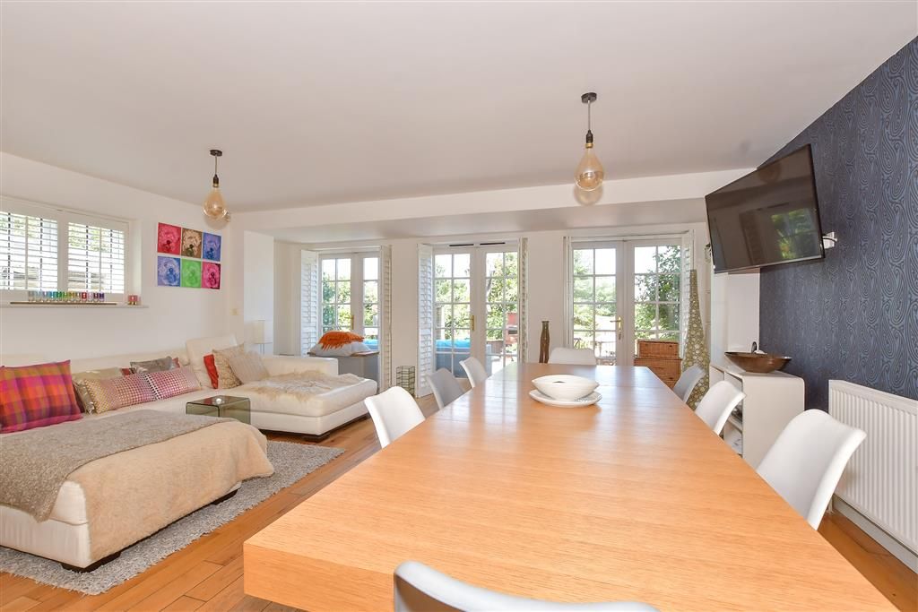 Property photo 1 of 17 Dining Area