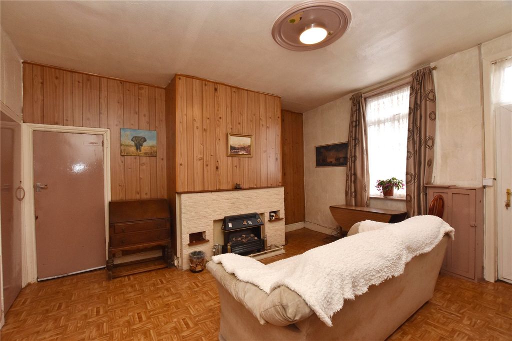 Property photo 3 of 16 Picture No. 10