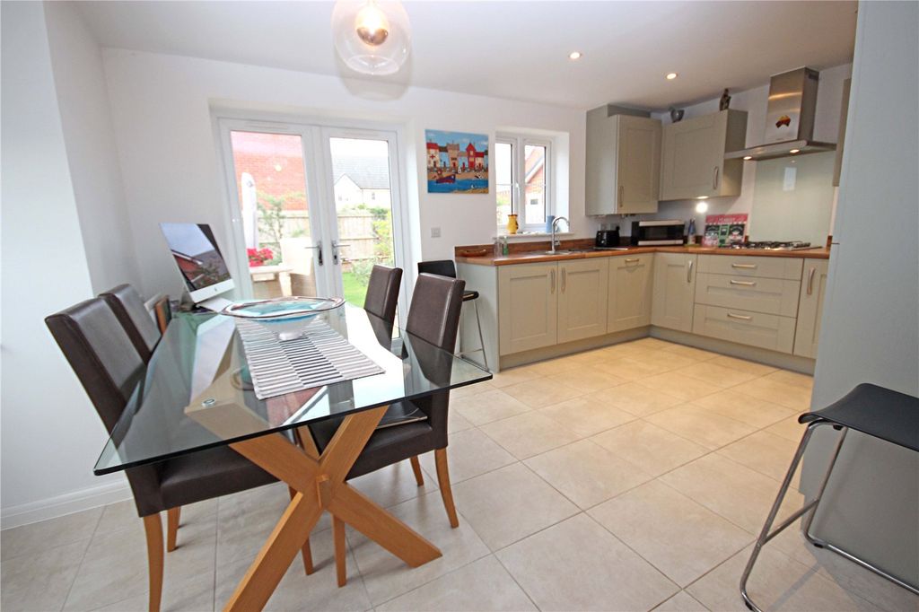 Property photo 3 of 17 Kitchen/Diner