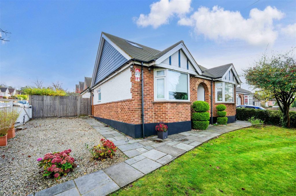 Property photo 1 of 22 Great Tattenhams, 41-1.Jpg