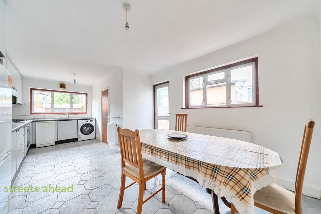 Property photo 3 of 20 973A2B90-c3A7-4c3...