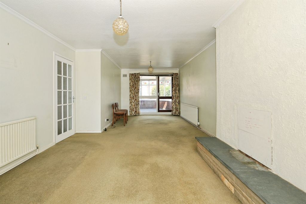 Property photo 3 of 12