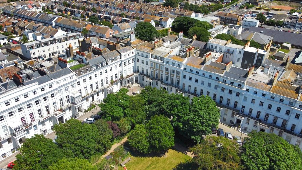 Property photo 1 of 24 Picture 1