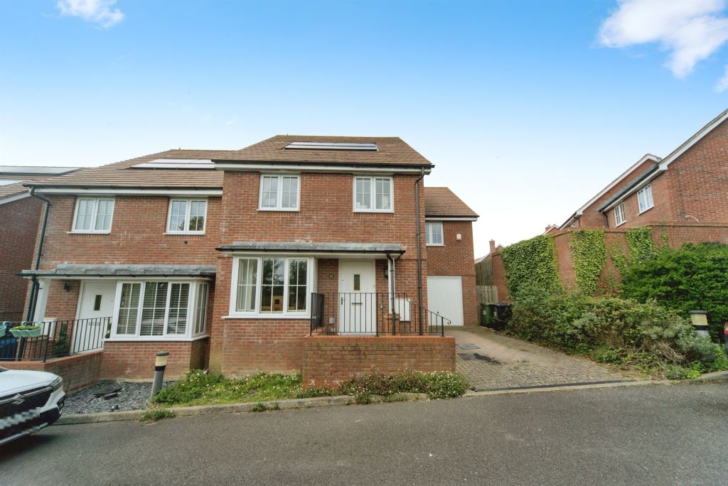 Property photo 2 of 17