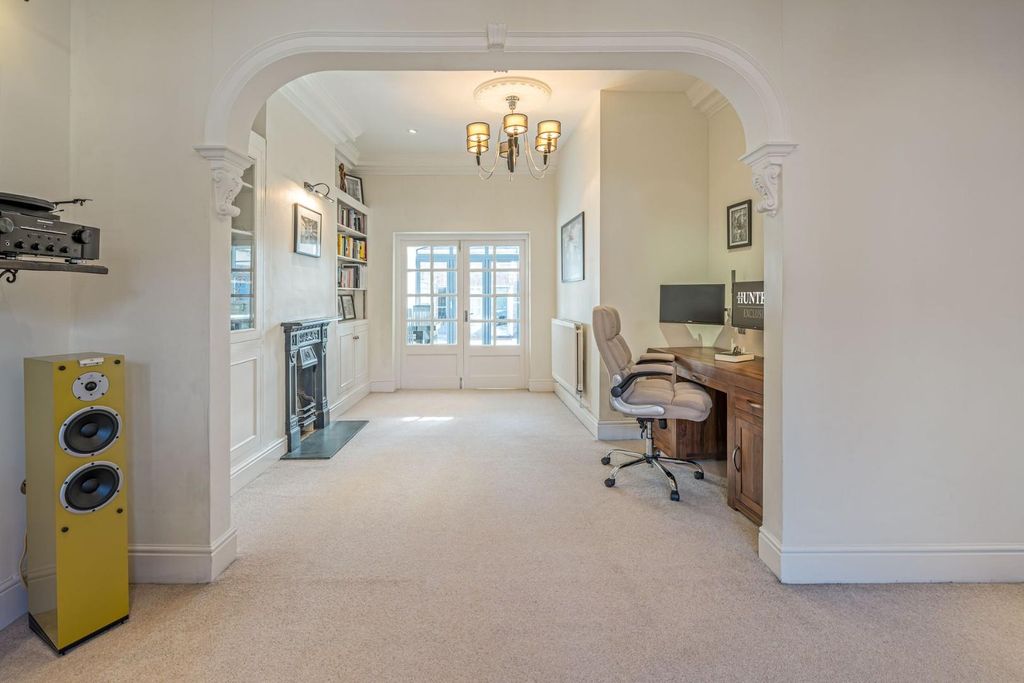 Property photo 2 of 42 Reception Rooms 2