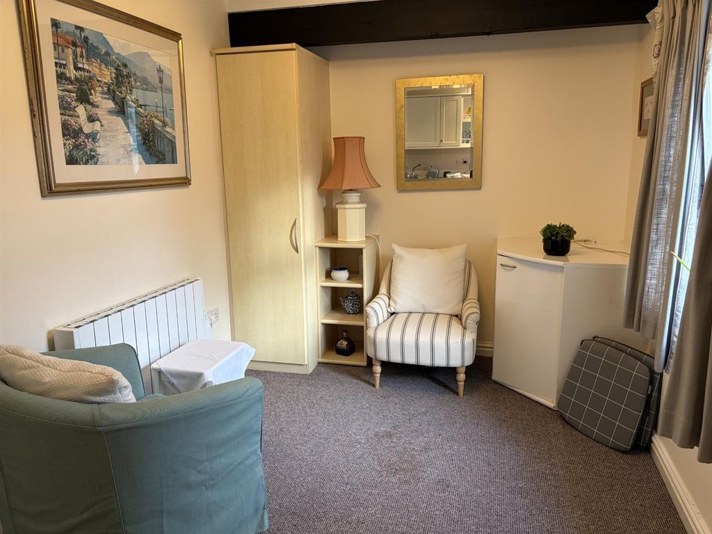 Property photo 3 of 10 Thumbnail_Img_4442.Jpg