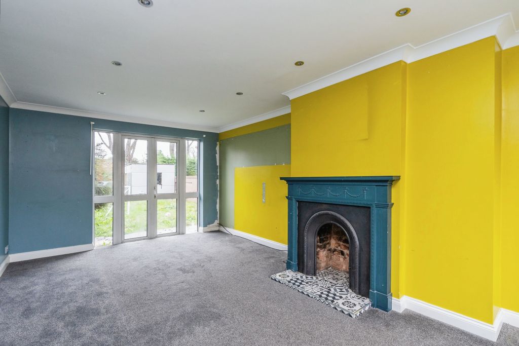 Property photo 3 of 18 Photography