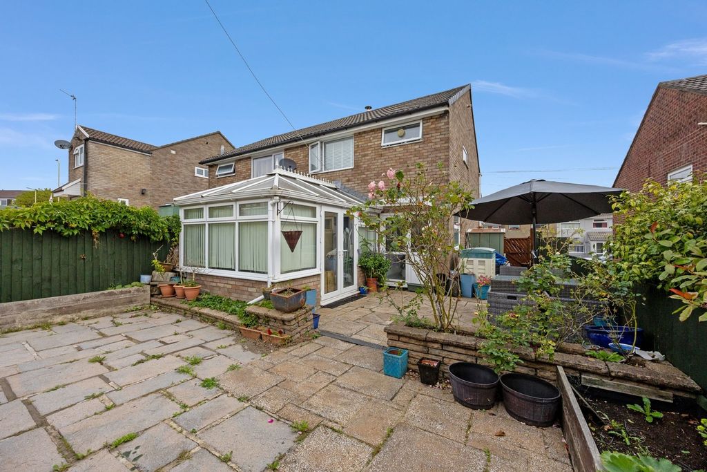 Property photo 2 of 27