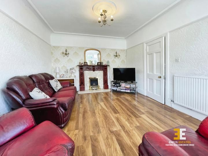 Property photo 3 of 29