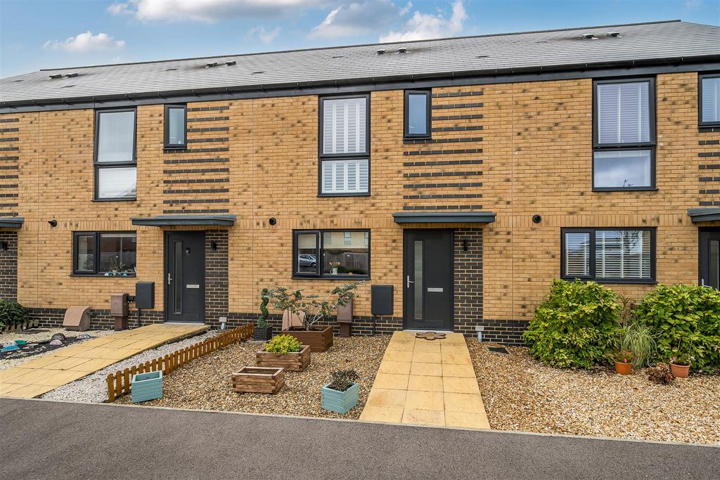 Property photo 1 of 19 Front