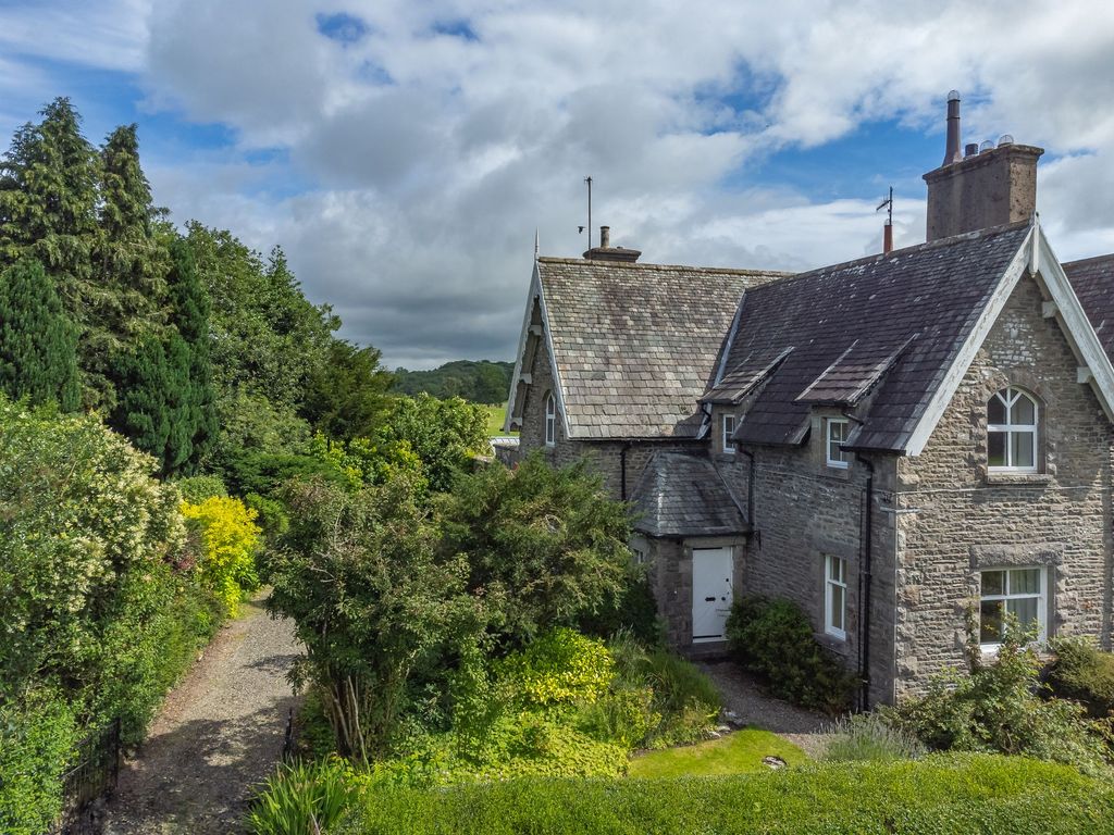 Property photo 1 of 35