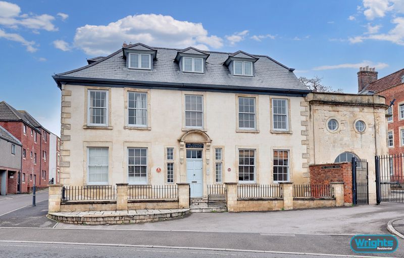 Property photo 1 of 16 Photo 12