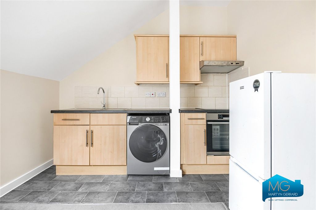 Property photo 3 of 10 Picture No. 18