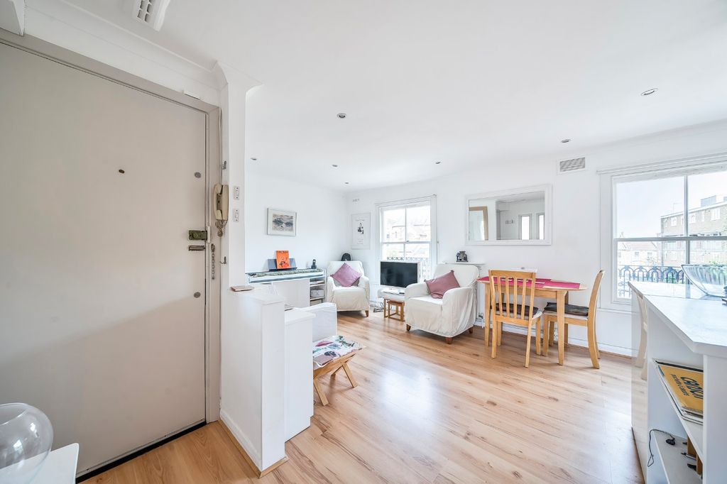 Property photo 2 of 9 Picture No. 15