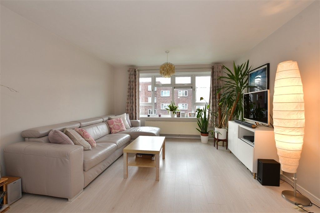 Property photo 3 of 16 Lounge/Dining Room