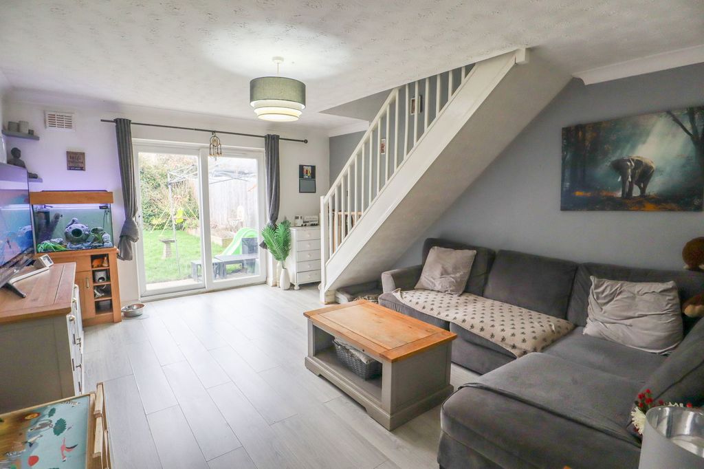 Property photo 2 of 8