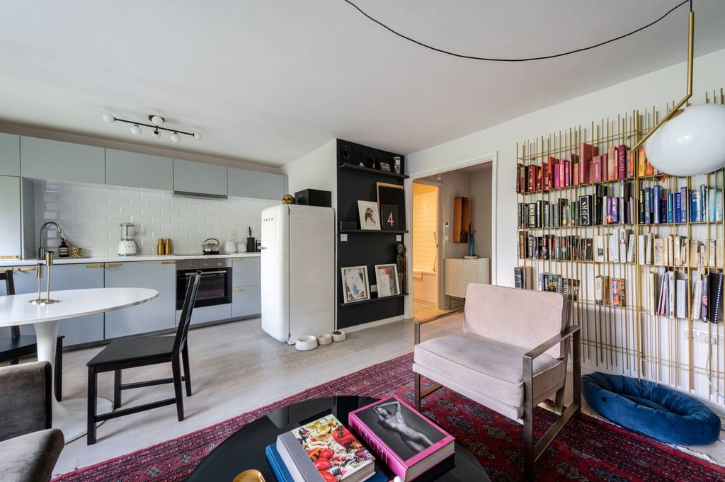 Property photo 2 of 12