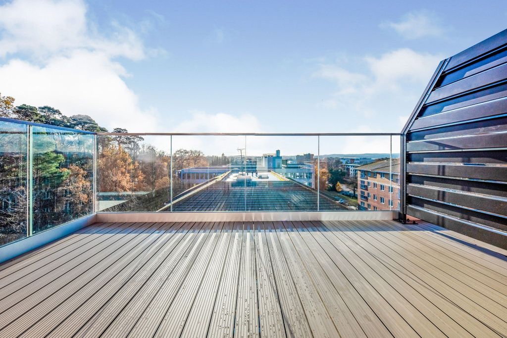 Property photo 1 of 8 E02d8602-2006-4E03-B