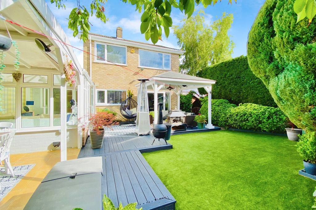 Property photo 2 of 32