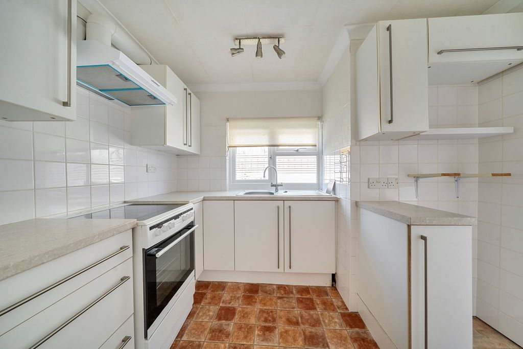 Property photo 2 of 25