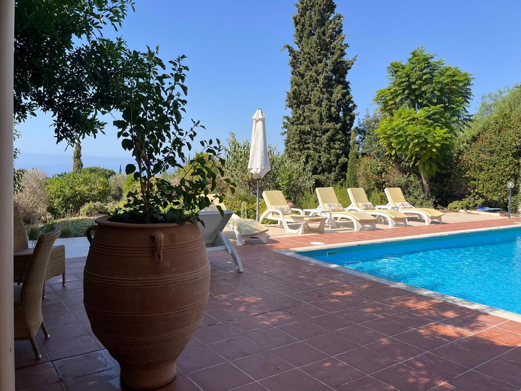 Property photo 2 of 26