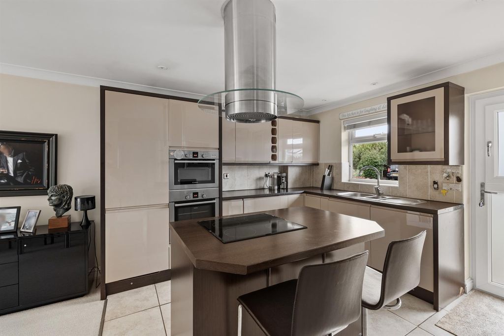 Property photo 2 of 15 48-Bucklandrise-007.Jpg