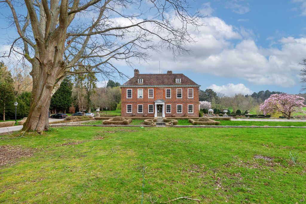 Property photo 2 of 36 The Dower House, Roydon Hall Road, East Peckham, Tonbridge, Tn12 5Nh