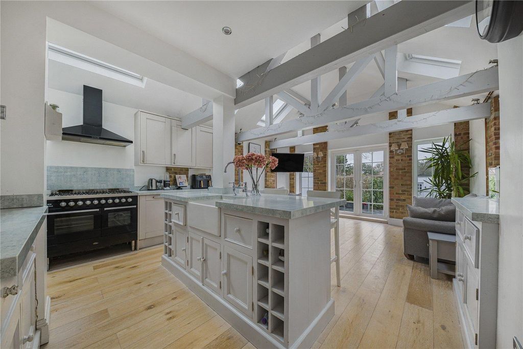 Property photo 3 of 22 Picture No. 21